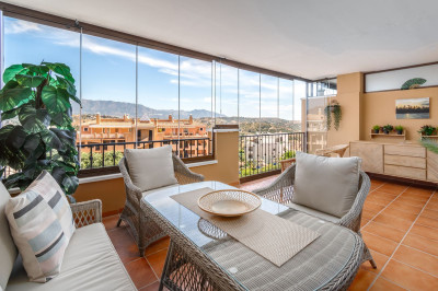 2 Bedroom Middle Floor Apartment in La Cala de Mijas - Image 1