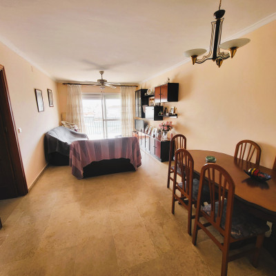 3 Bedroom Middle Floor Apartment in Estepona - Image 4