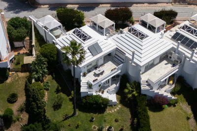 4 Bedroom Semi-Detached House in Calahonda - Image 1