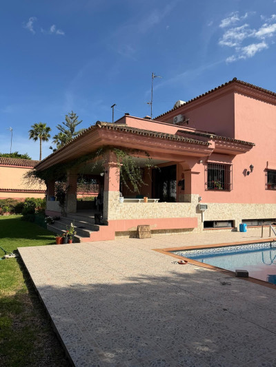 4 Bedroom Detached Villa in Casares Playa - Image 1