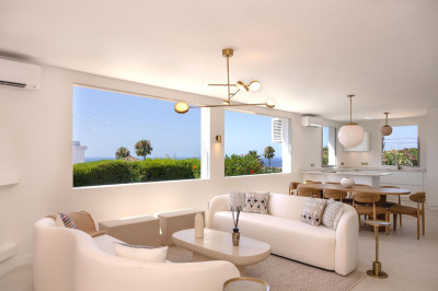4 Bedroom Detached Villa in Elviria - Image 4