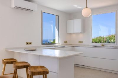 4 Bedroom Detached Villa in Elviria - Image 5