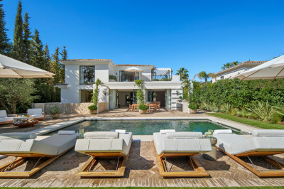 4 Bedroom Detached Villa in Nueva Andalucía - Image 1