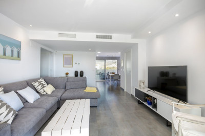 2 Bedroom Penthouse in Estepona - Image 3