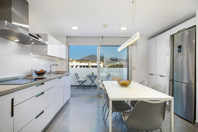 2 Bedroom Penthouse in Estepona - Image 5