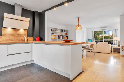 2 Bedroom Top Floor Apartment in Marbesa - Image 5
