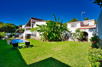 4 Bedroom Detached Villa in Torrenueva - Image 1