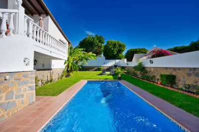 4 Bedroom Detached Villa in Torrenueva - Image 4