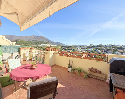 2 Bedroom Penthouse in Estepona - Image 5
