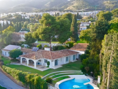 6 Bedroom Detached Villa in Benalmadena Pueblo - Image 1