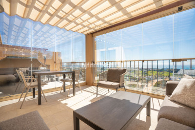 2 Bedroom Penthouse in Benahavís - Image 1
