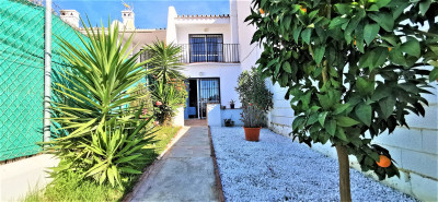 2 Bedroom Townhouse in Estepona - Image 2