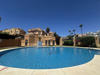 4 Bedroom Semi-Detached House in Riviera del Sol