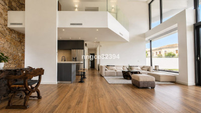 5 Bedroom Detached Villa in New Golden Mile - Image 4