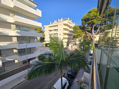 1 Bedroom Middle Floor Apartment in Benalmadena - Image 2