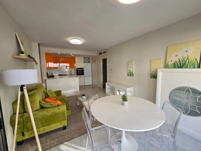 1 Bedroom Middle Floor Apartment in Benalmadena - Image 5