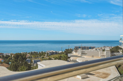 2 Bedroom Top Floor Apartment in Benalmadena Costa - Image 4