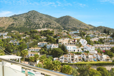 2 Bedroom Top Floor Apartment in Benalmadena Costa - Image 5