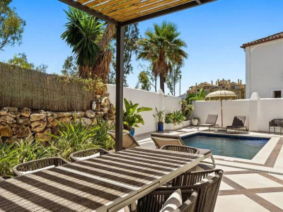 4 Bedroom Detached Villa in Selwo - Image 2