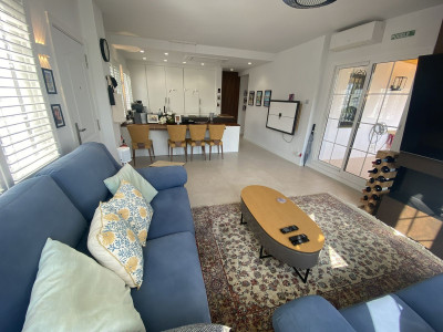 2 Bedroom Middle Floor Apartment in Nueva Andalucía - Image 2
