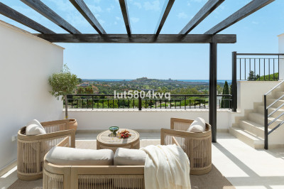 3 Bedroom Penthouse in La Quinta - Image 1
