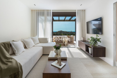3 Bedroom Penthouse in La Quinta - Image 2