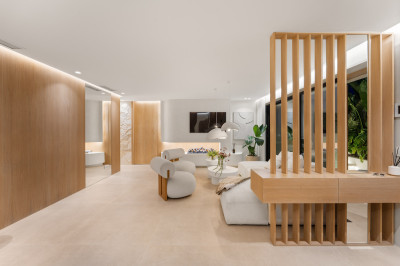 5 Bedroom Detached Villa in Nueva Andalucía - Image 4